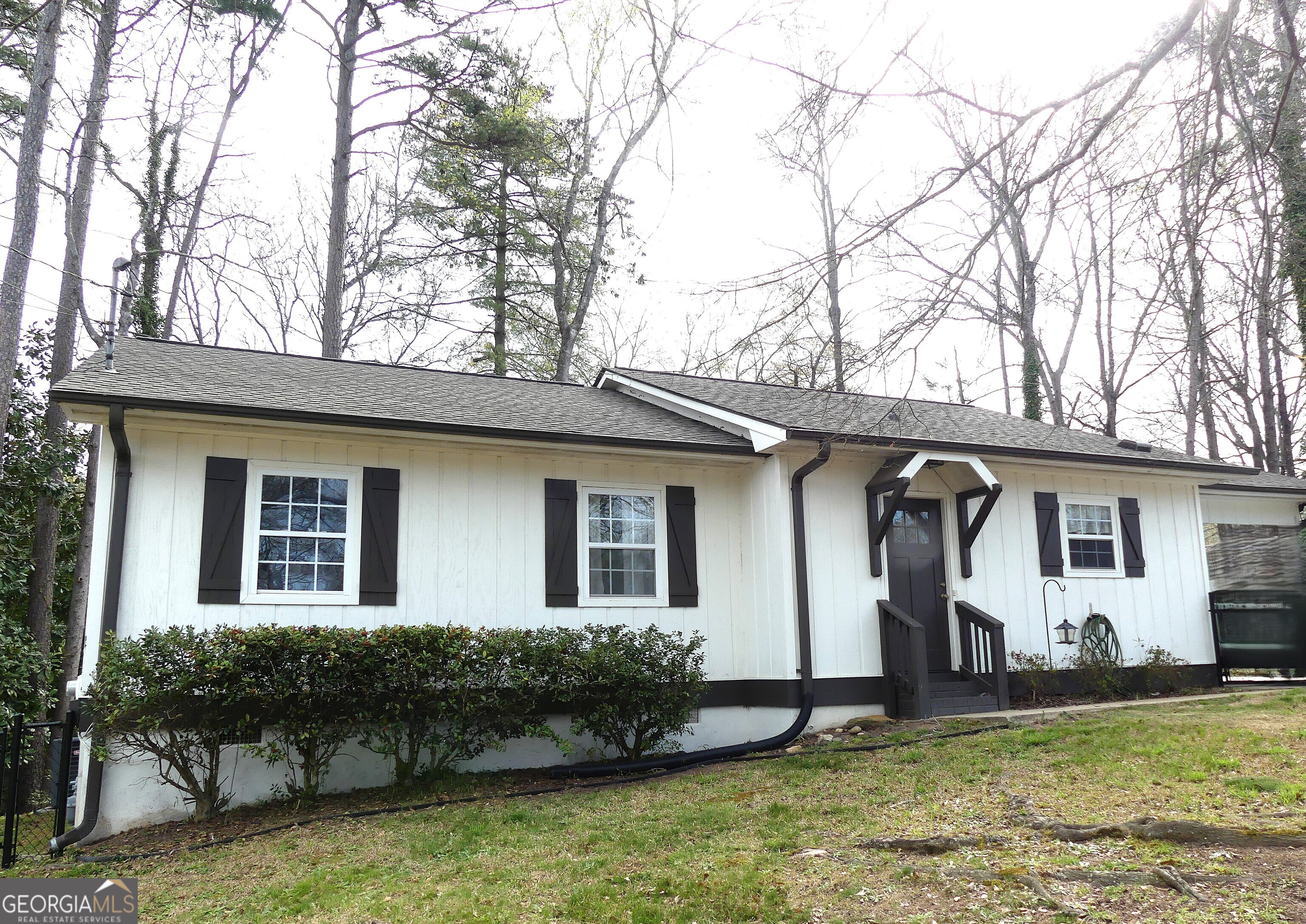 185 Stancil Drive Toccoa, GA 30577 - Photo 2 of 36 a front view of a house with garden