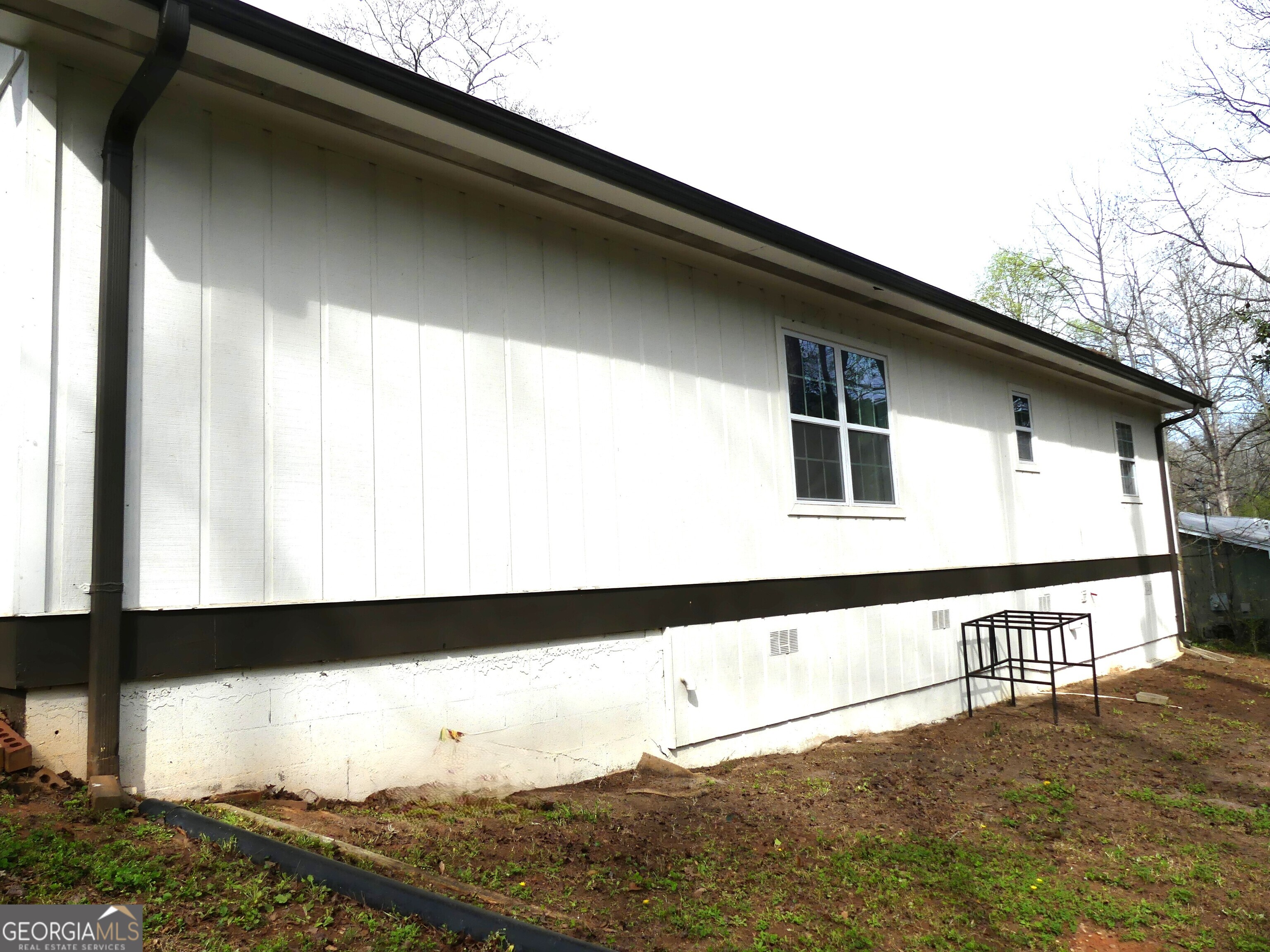 185 Stancil Drive Toccoa, GA 30577 - Photo 4 of 36 a view of a balcony with a window