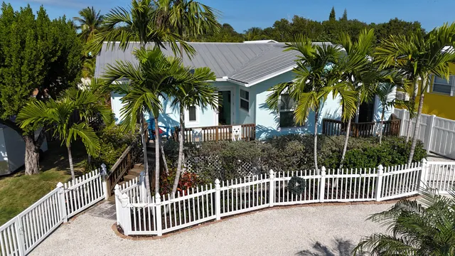 $837,500 | 29115 Rose Drive, Big Pine Key, FL 33043