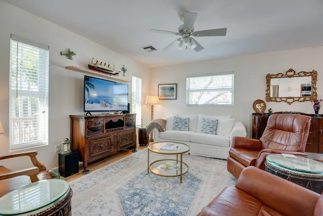 $837,500 | 29115 Rose Drive, Big Pine Key, FL 33043