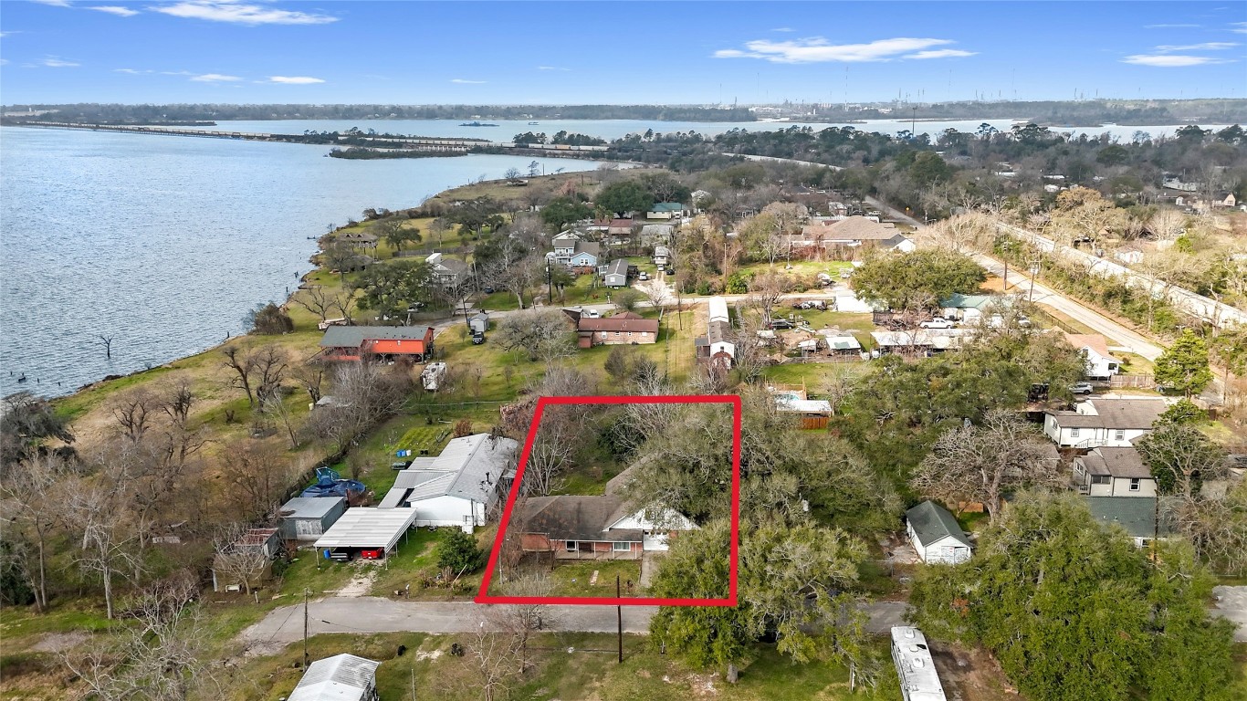 110 South 9th Street Highlands, TX 77562 - Photo 2 of 22 a view of lake and city