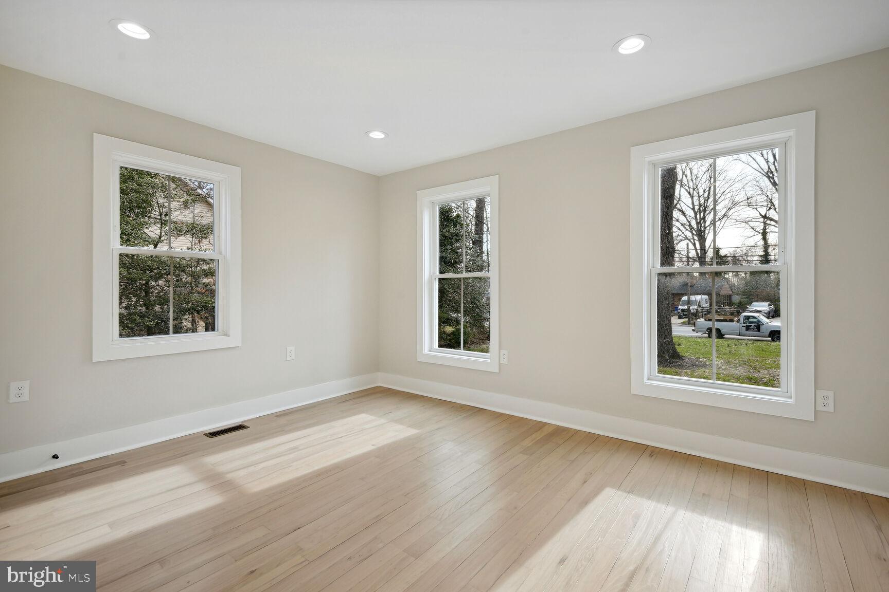 1256 Cresthaven Drive Silver Spring, MD 20903 - Photo 16 of 26