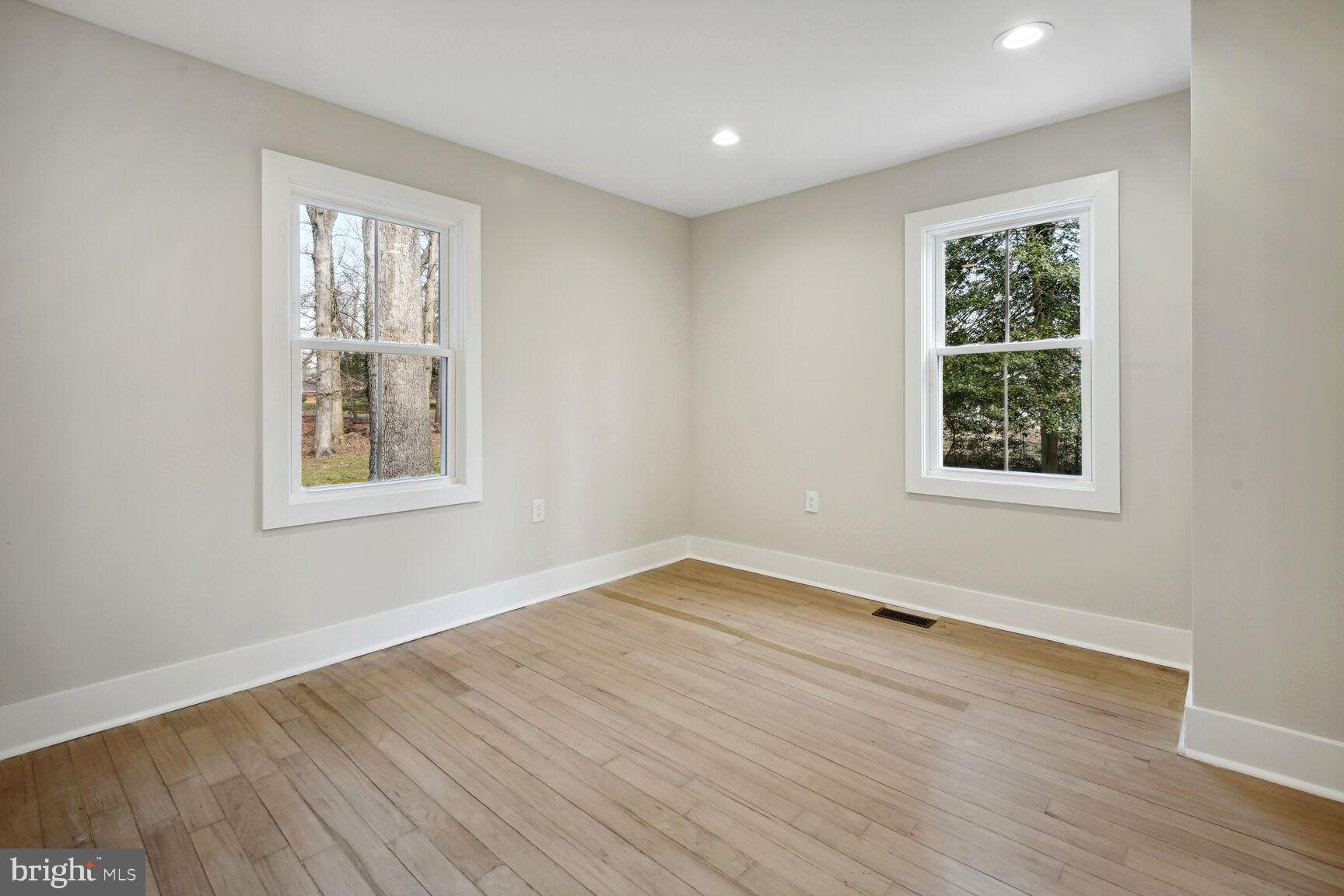 1256 Cresthaven Drive Silver Spring, MD 20903 - Photo 19 of 26