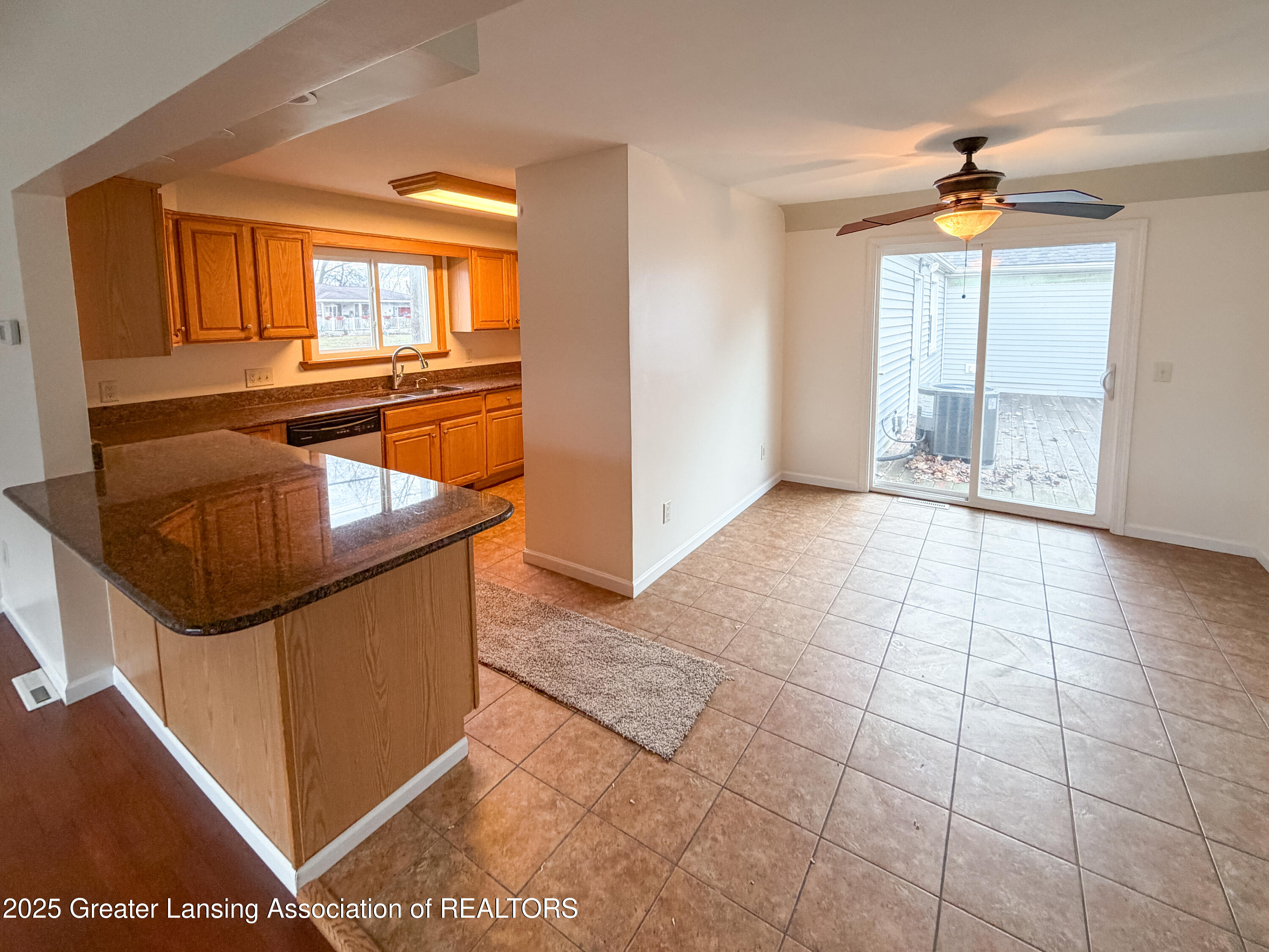 226 West Jolly Road Lansing, MI 48910 - Photo 4 of 16 DSC0182