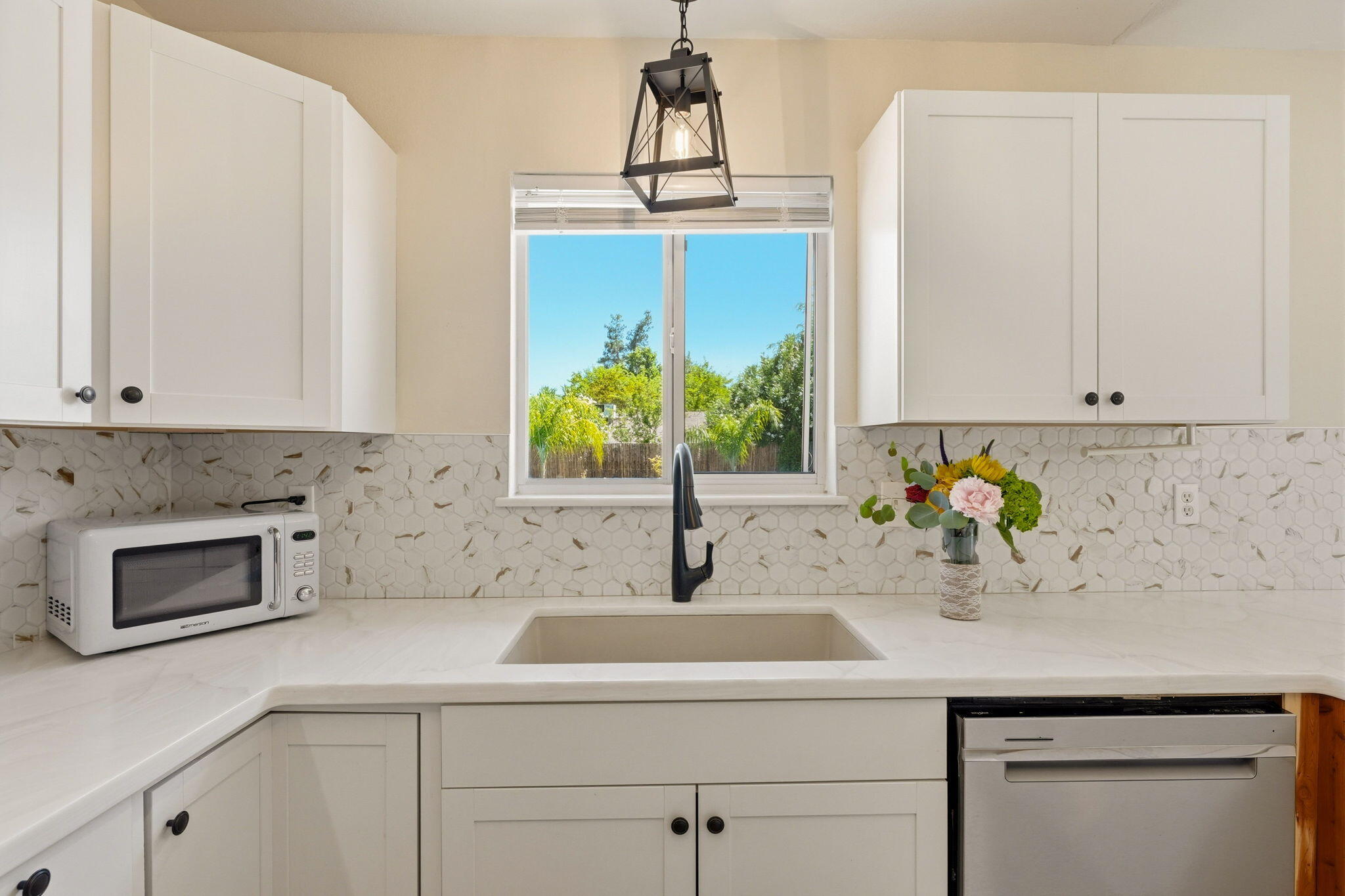 1803 Stetson Way Redding, CA 96003 - Photo 12 of 32 Kitchen Sink