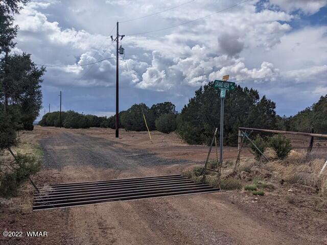 8011 Well Road Show Low, AZ 85901 - Photo 8 of 14 Gallery Image 8