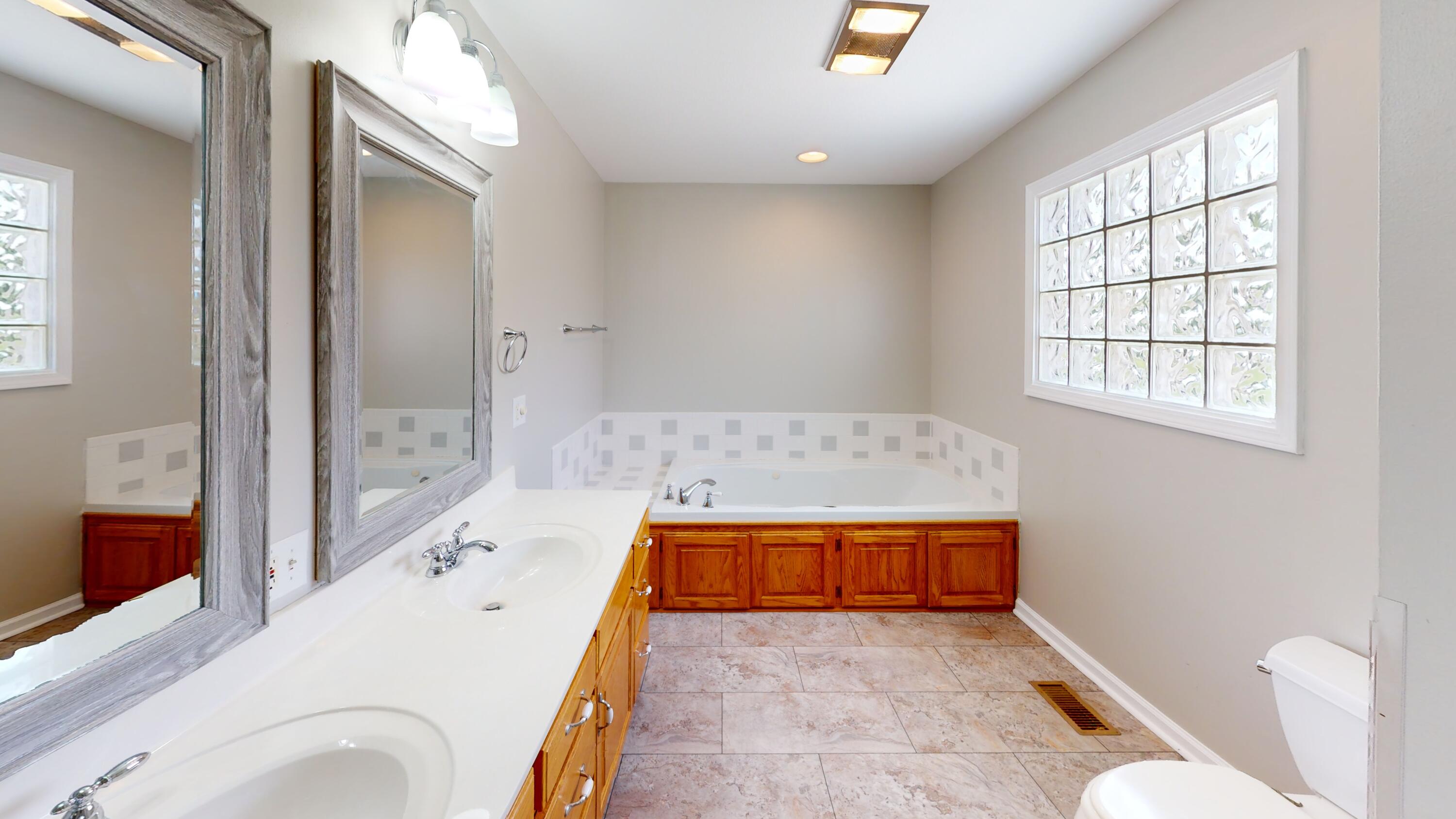 799 Riverbend Drive Dayton, TN 37321 - Photo 17 of 40 14-Master Bathroom 1