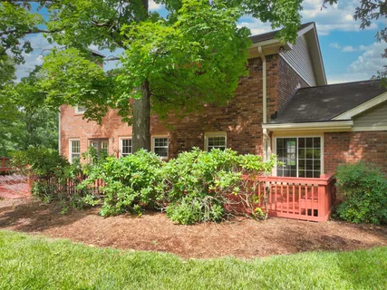 $559,900 | 100 Applewood Court, Hendersonville, TN 37075
