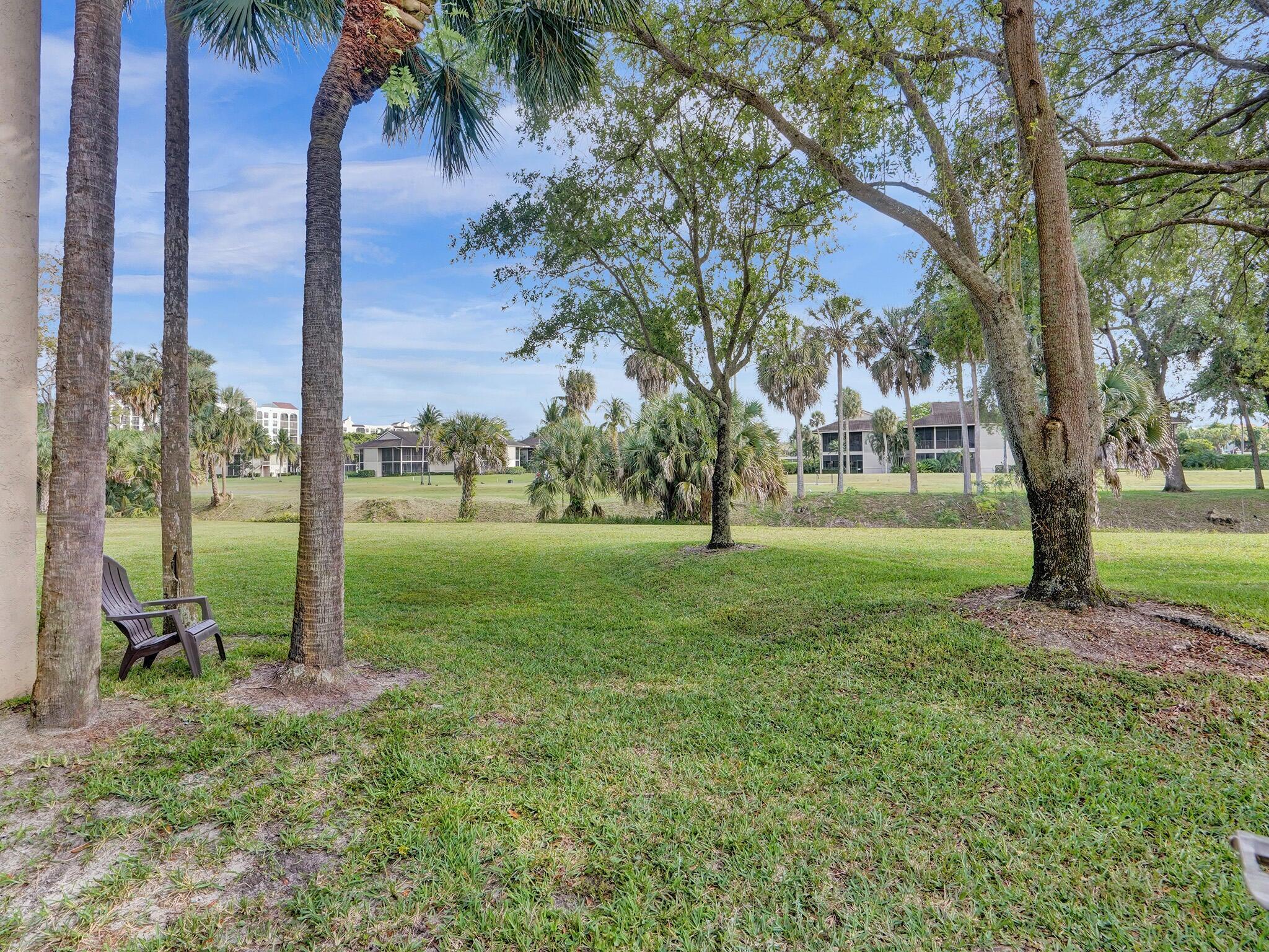 7546 La Paz Boulevard, Unit 108 Boca Raton, FL 33433 - Photo 26 of 33 Backyard