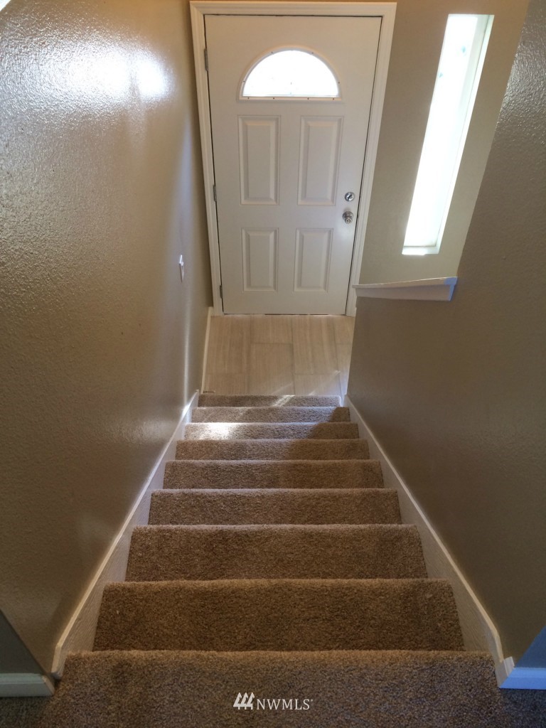 18827 110th Court Southeast Renton, WA 98055 - Photo 3 of 25 Gallery Image 3