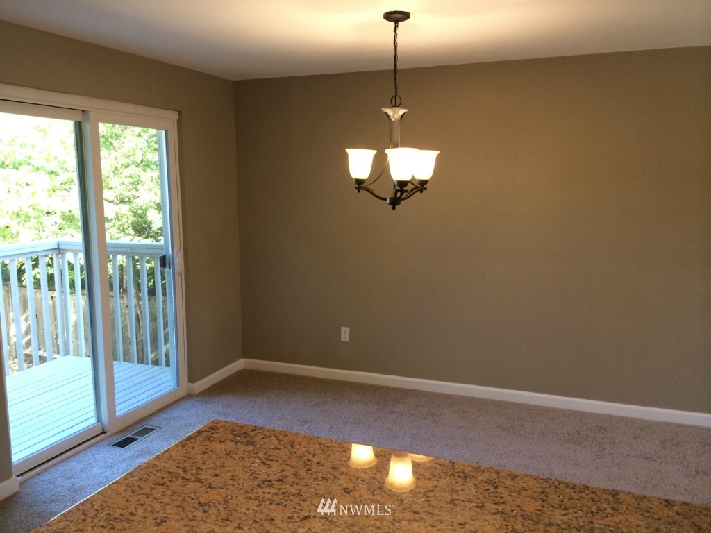 18827 110th Court Southeast Renton, WA 98055 - Photo 8 of 25 Gallery Image 8
