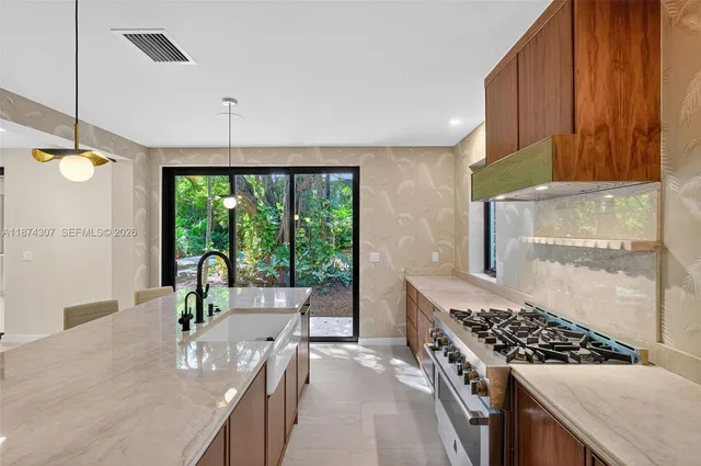 $4,900,000 | 2330 Overbrook Street, Coconut Grove, FL 33133