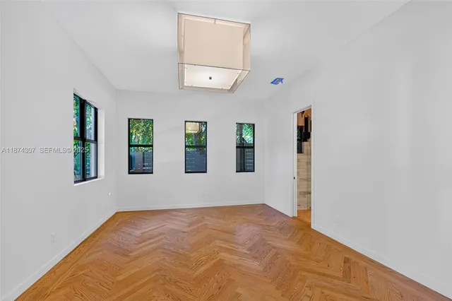 $4,900,000 | 2330 Overbrook Street, Coconut Grove, FL 33133