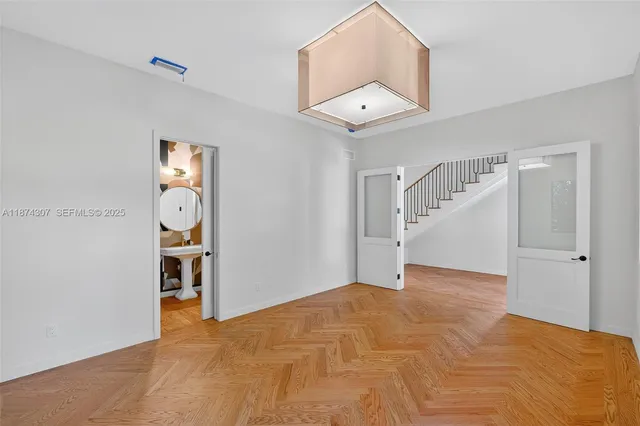 $4,900,000 | 2330 Overbrook Street, Coconut Grove, FL 33133