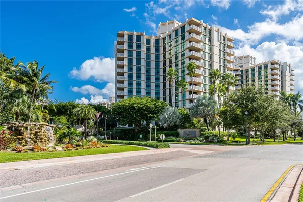 $1,350,000 | 1121 Crandon Boulevard, Unit E1203, Key Biscayne, FL 33149