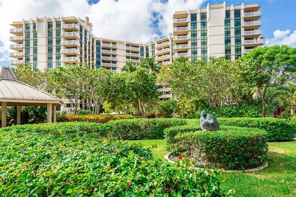 $1,350,000 | 1121 Crandon Boulevard, Unit E1203, Key Biscayne, FL 33149