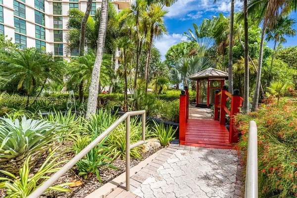 $1,350,000 | 1121 Crandon Boulevard, Unit E1203, Key Biscayne, FL 33149