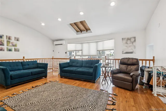 $1,298,000 | 219 Narrow Lane, Woodmere, NY 11598