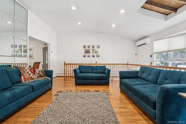 $1,298,000 | 219 Narrow Lane, Woodmere, NY 11598