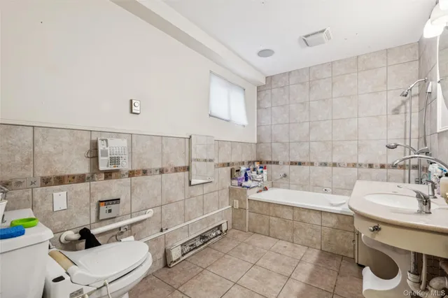 $1,298,000 | 219 Narrow Lane, Woodmere, NY 11598