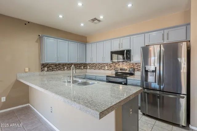 $1,900 | 11820 West Cambridge Avenue, Avondale, AZ 85392