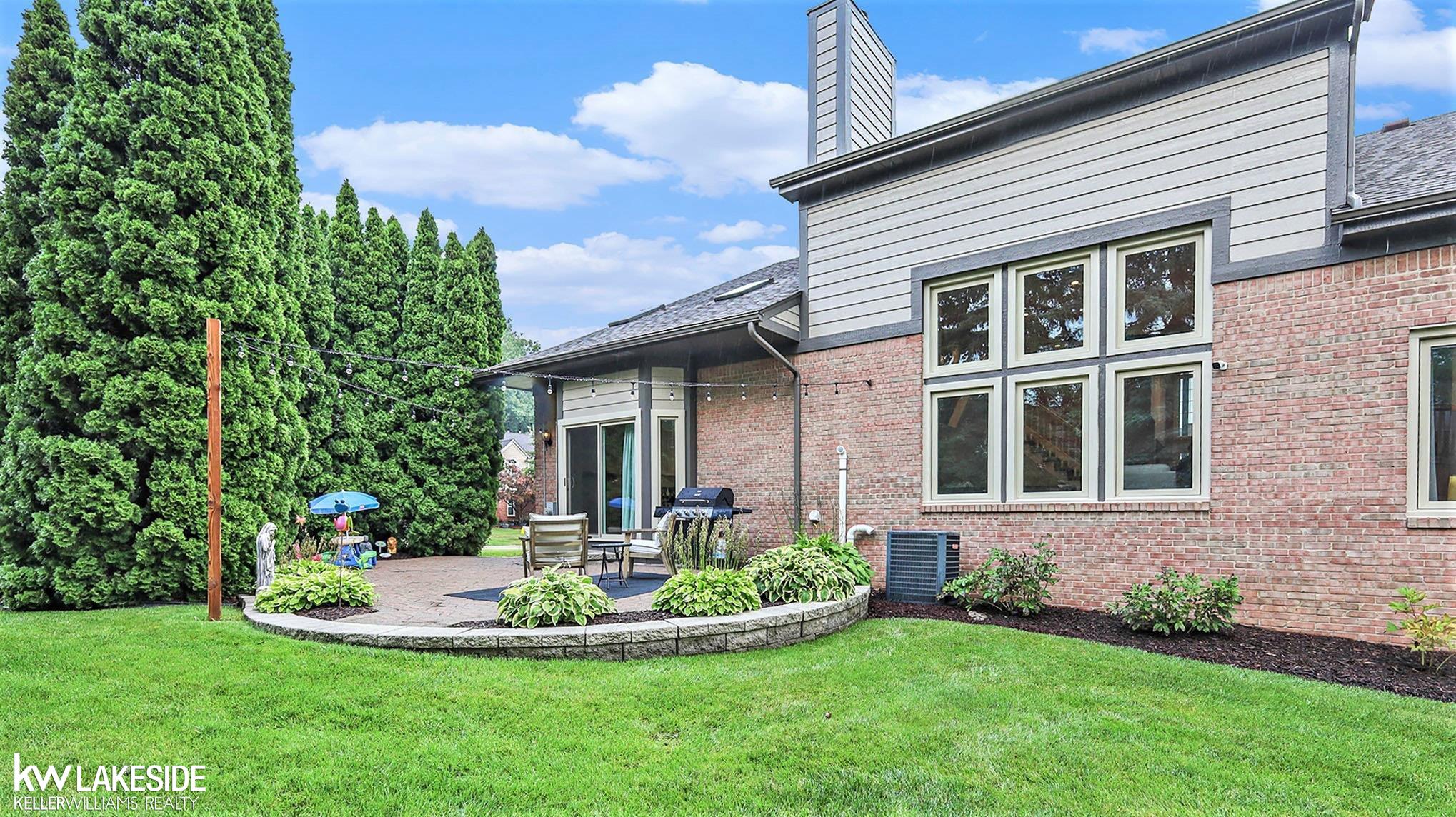 2694 Forest View Court Rochester, MI 48307 - Photo 36 of 47 50151038-125916fe-ba26-4c93-bc0d-efee077a2d9a.JPG