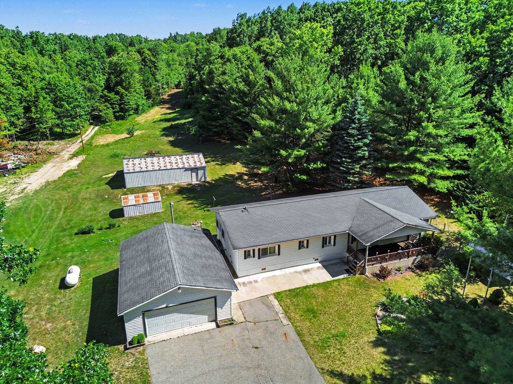 10221 Church Road Vestaburg, MI 48891 - Photo 2 of 46 1947097-97f825c3-48f2-4d6b-86f5-51f5f77f85d6.JPG