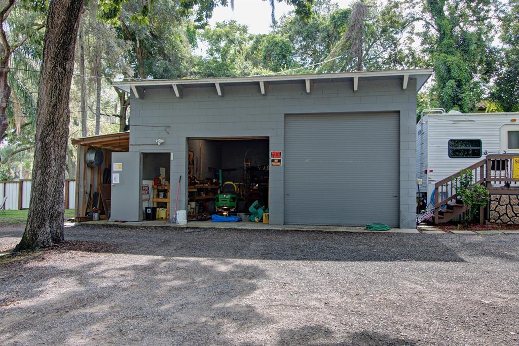 28313 Highway 27 Leesburg, FL 34748 - Photo 16 of 46 a view of a car garage