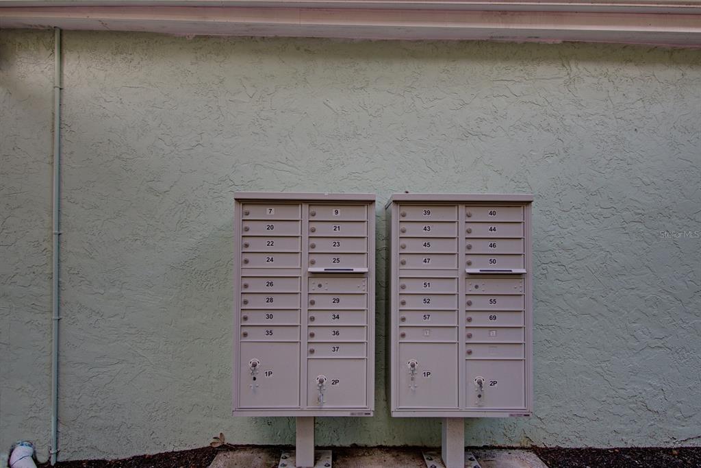 28313 Highway 27 Leesburg, FL 34748 - Photo 23 of 46 a view of room with stairs