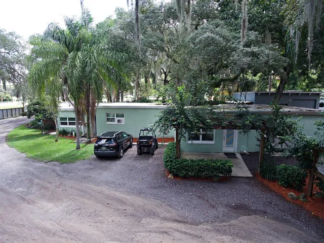 a view of garden with patio