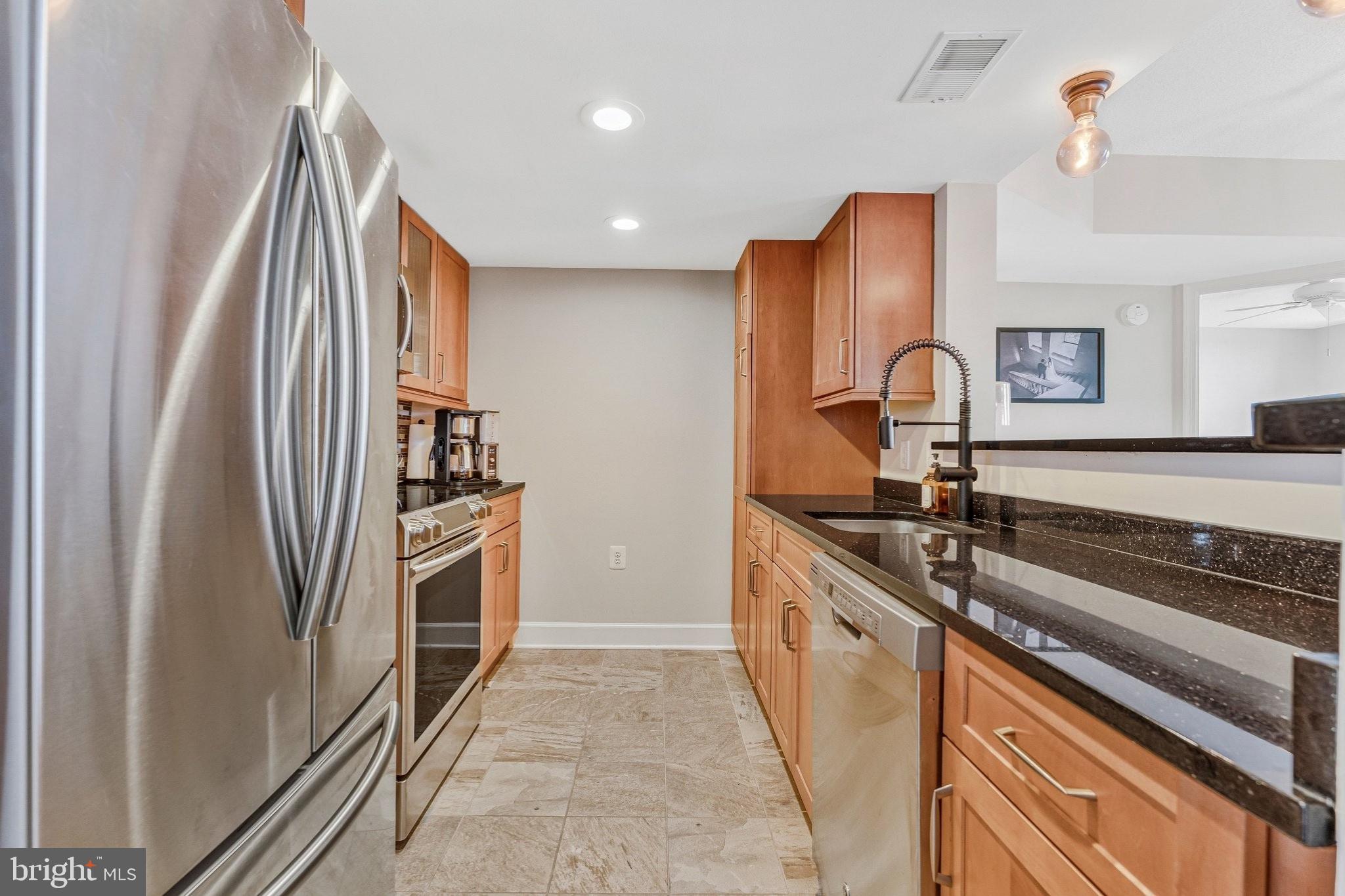 11800 Sunset Hills Road, Unit 826 Reston, VA 20190 - Photo 11 of 61 Stainless steel appliances
