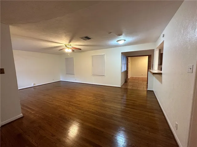 $1,895 | 606 Wilshire Place, Corpus Christi, TX 78411