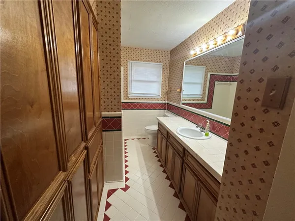 $1,895 | 606 Wilshire Place, Corpus Christi, TX 78411