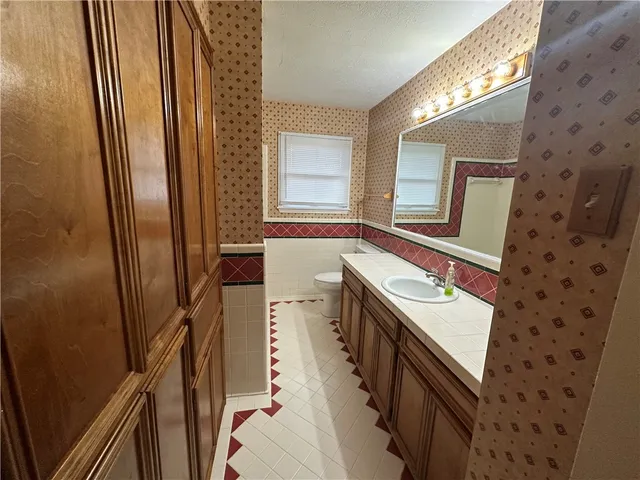 $1,895 | 606 Wilshire Place, Corpus Christi, TX 78411