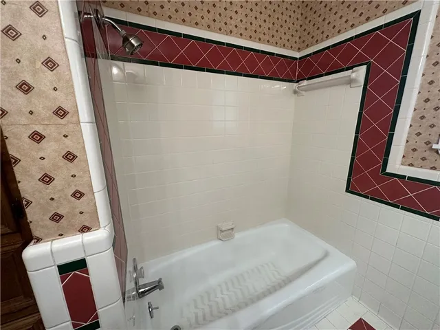 $1,895 | 606 Wilshire Place, Corpus Christi, TX 78411