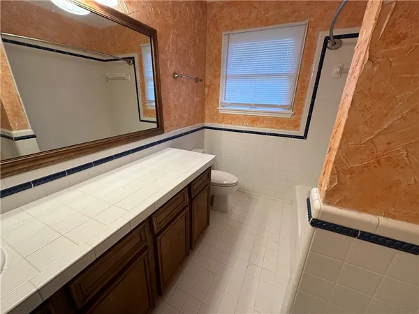 $1,895 | 606 Wilshire Place, Corpus Christi, TX 78411