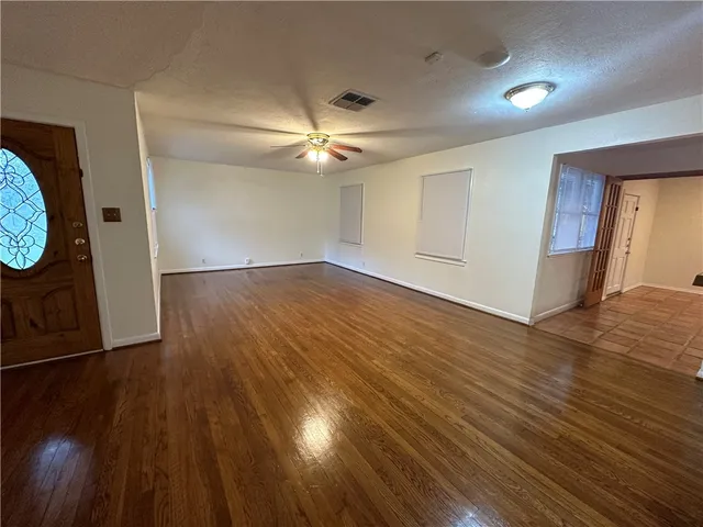 $1,895 | 606 Wilshire Place, Corpus Christi, TX 78411