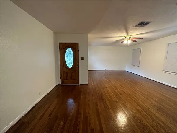 $1,895 | 606 Wilshire Place, Corpus Christi, TX 78411