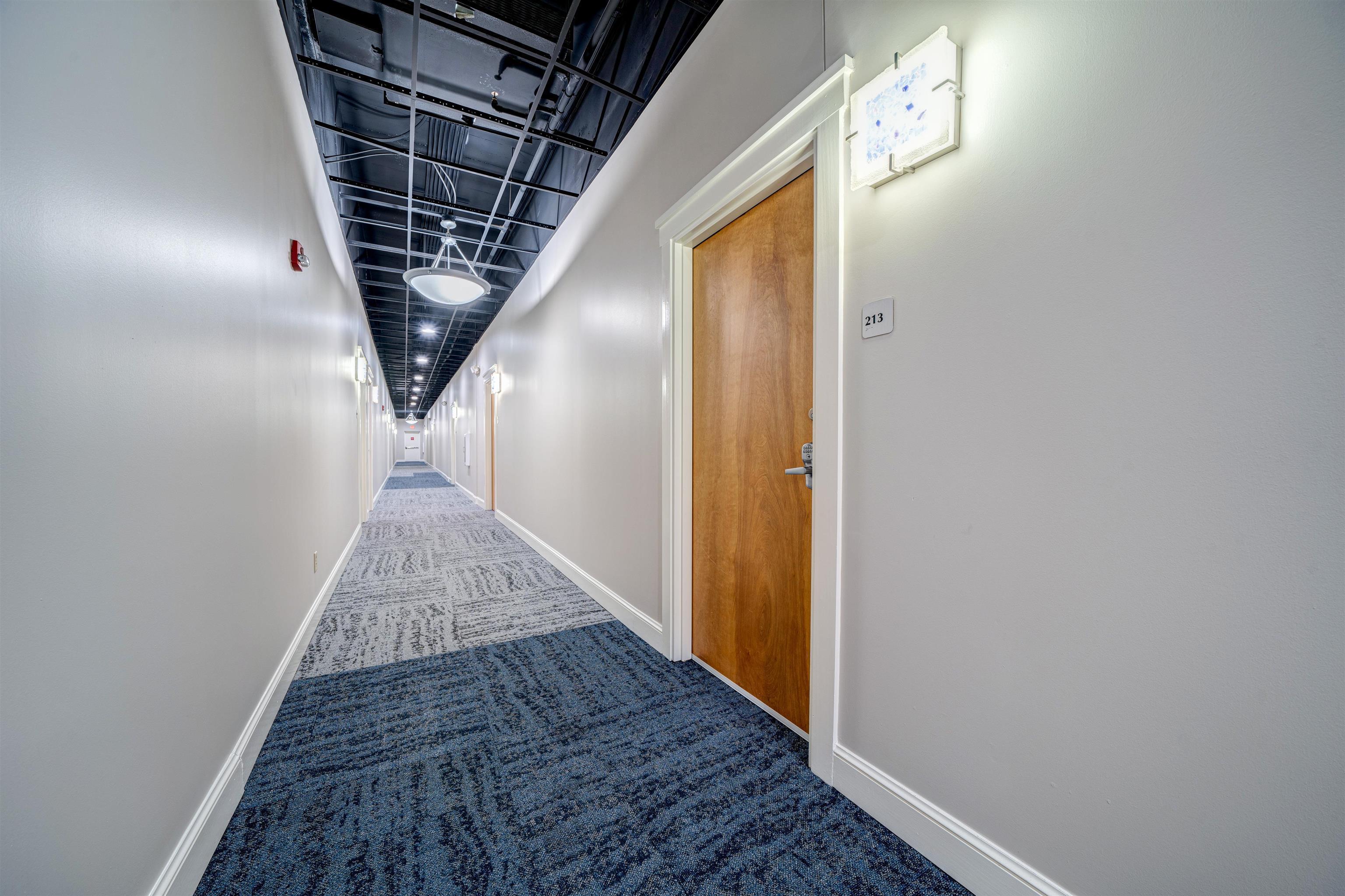 648 Riverside Drive, Unit 213 Memphis, TN 38103 - Photo 20 of 25 a view of entryway