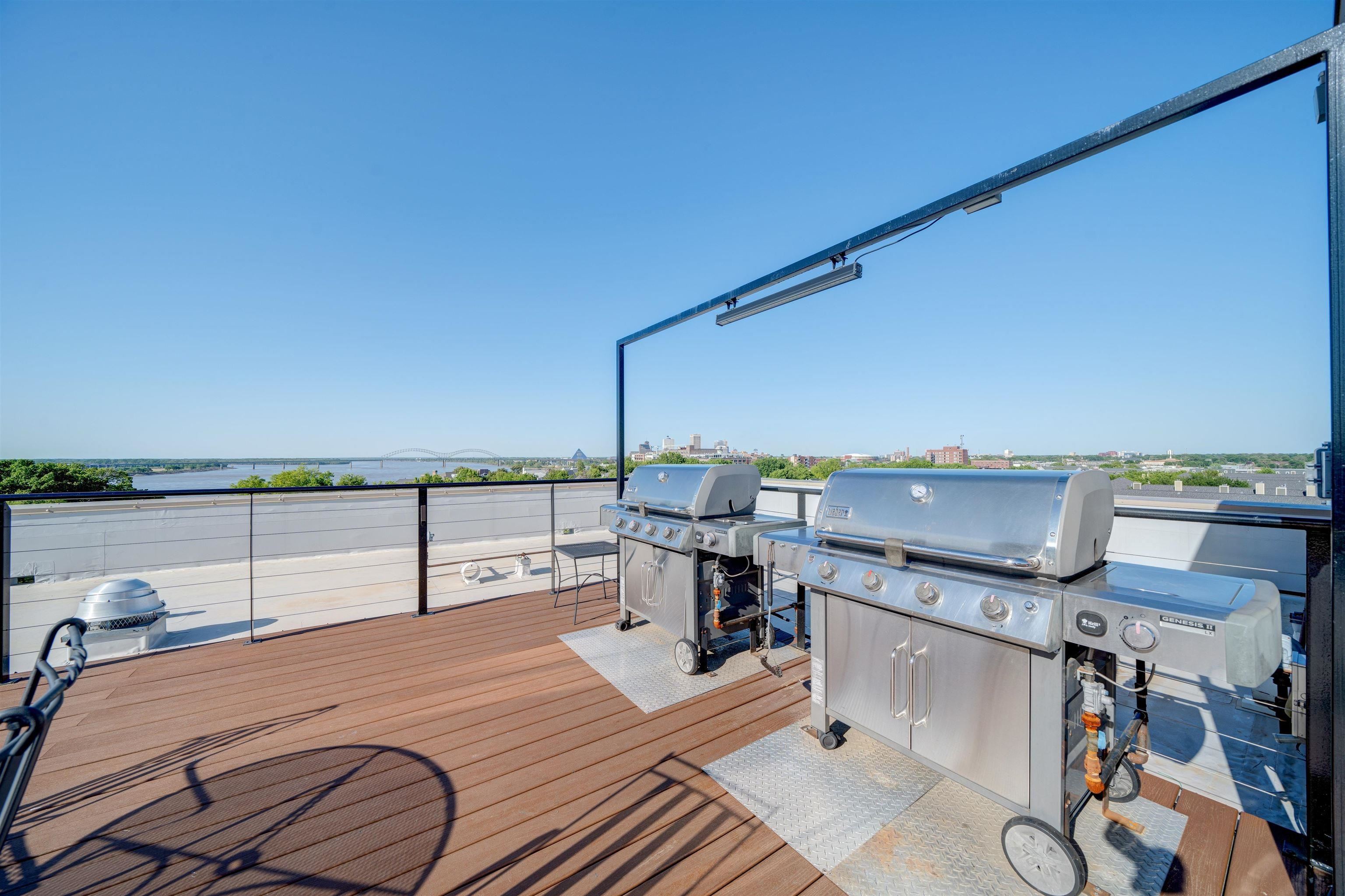 648 Riverside Drive, Unit 213 Memphis, TN 38103 - Photo 23 of 25 a view of a terrace