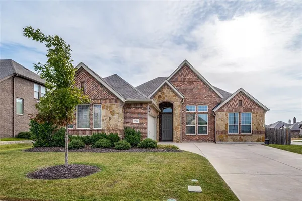 $385,000 | 3706 Ranchers Ridge, Krum, TX 76249