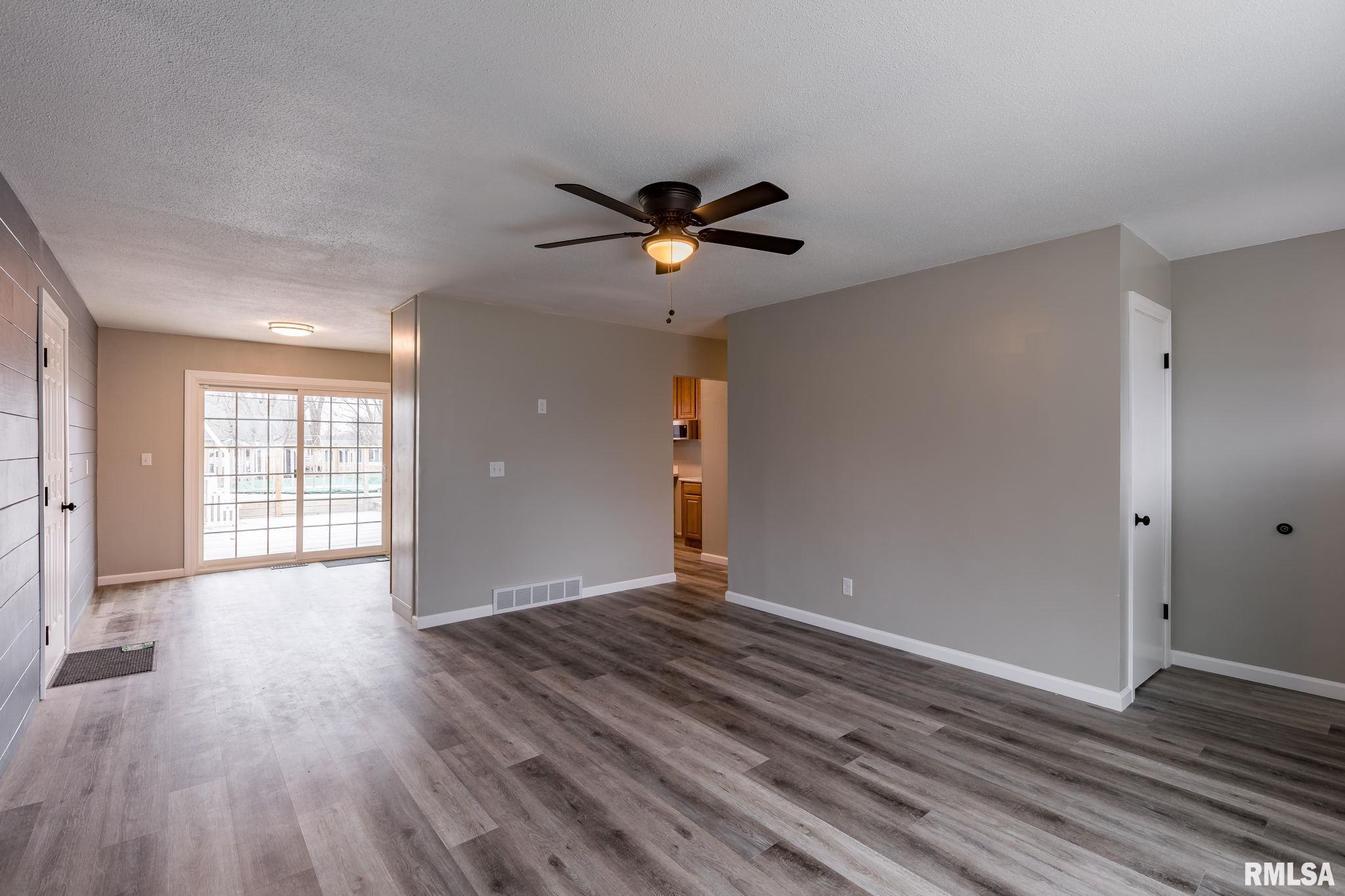 815 4th Street Colona, IL 61241 - Photo 4 of 25 Gallery Image 4