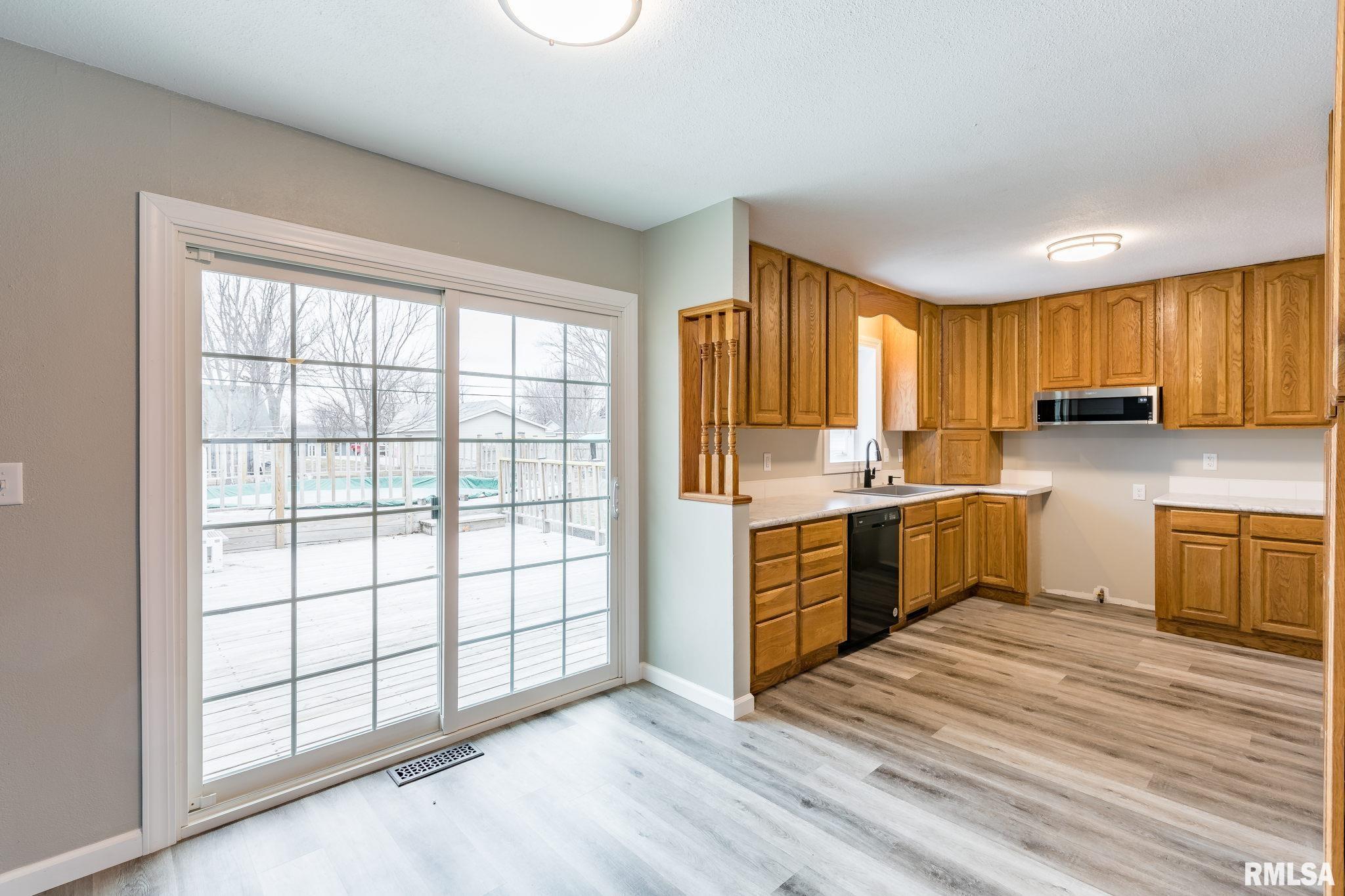 815 4th Street Colona, IL 61241 - Photo 6 of 25 Gallery Image 6