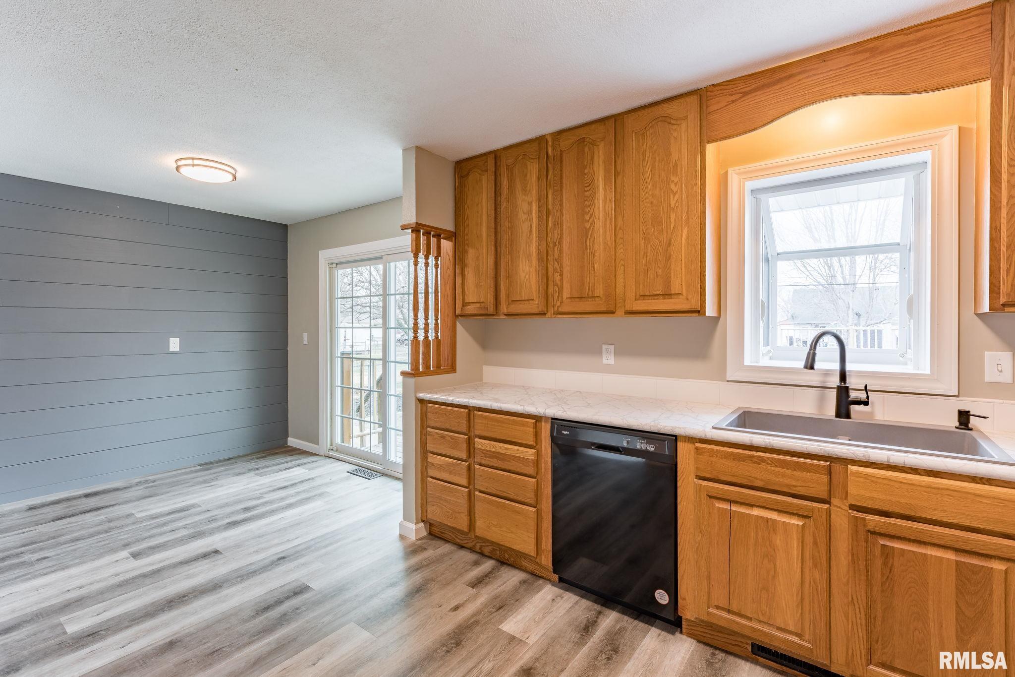 815 4th Street Colona, IL 61241 - Photo 8 of 25 Gallery Image 8