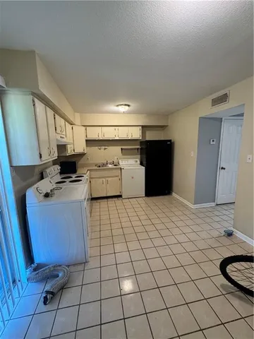 $1,200 | 7000 Bunker Hill Road, New Orleans, LA 70127