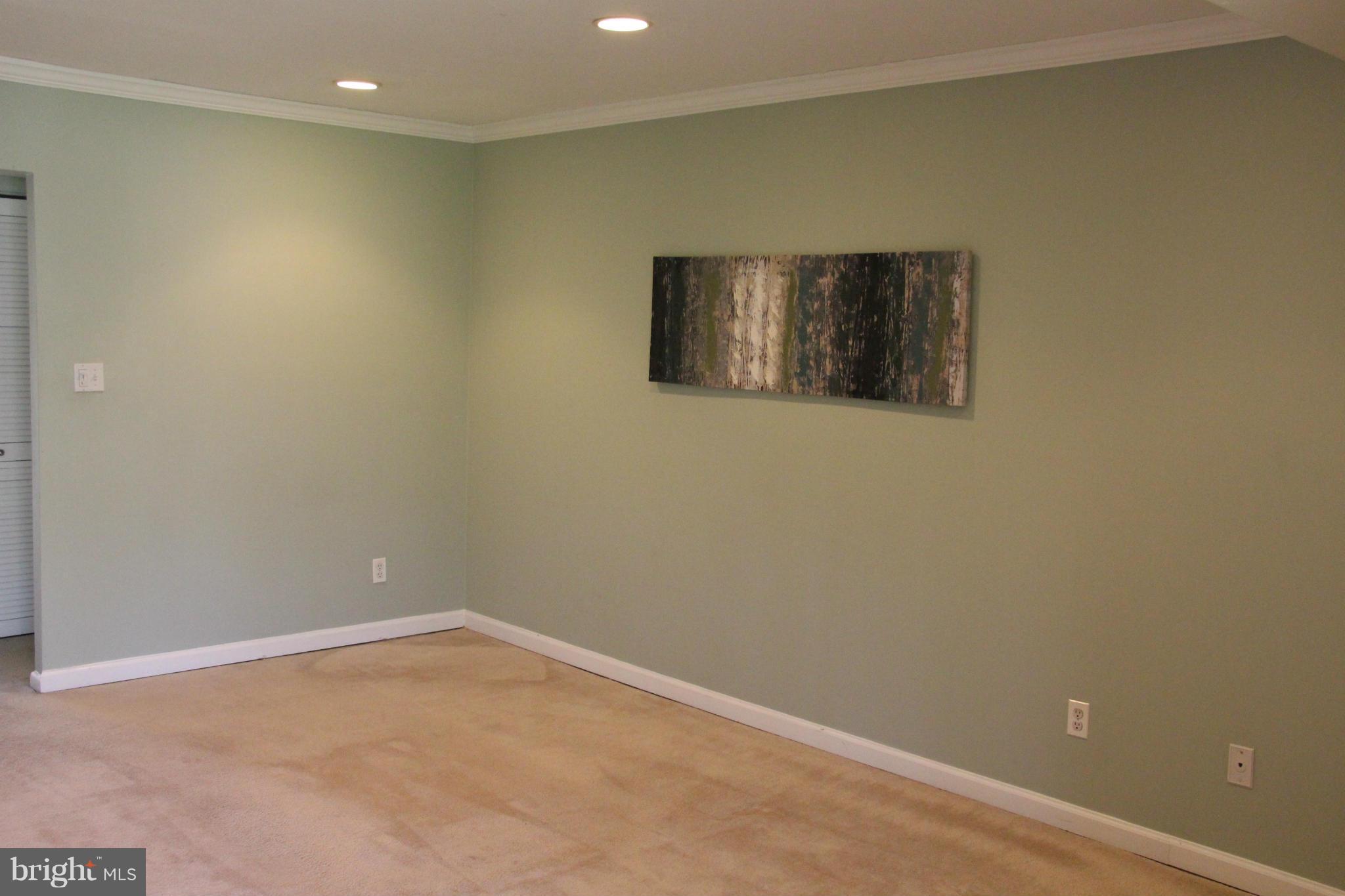 2240 Castle Rock Square, Unit 21C Reston, VA 20191 - Photo 2 of 30 Living Room