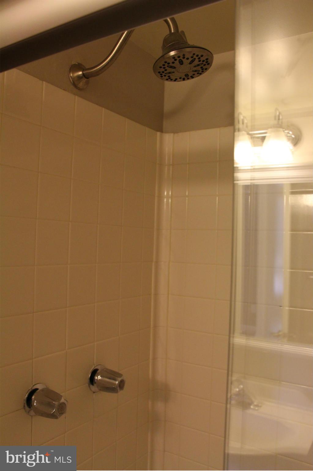 2240 Castle Rock Square, Unit 21C Reston, VA 20191 - Photo 23 of 30 Bath (Master)
