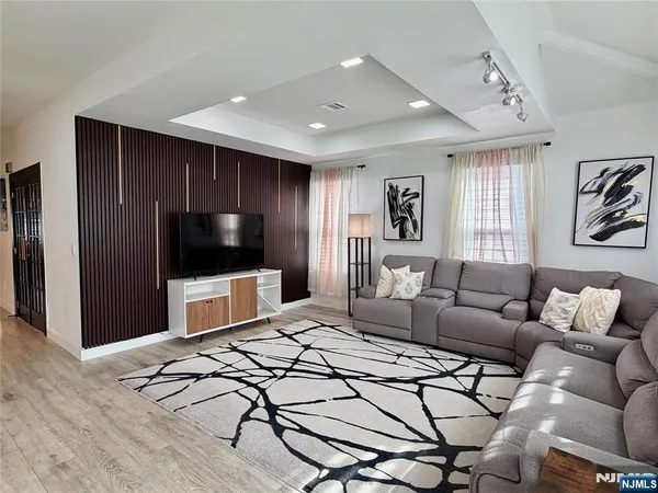 $829,000 | 84 Center Avenue, Little Falls, NJ 07424