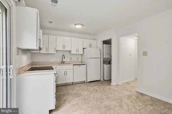 $260,000 | 133 Merryman Court, Unit 17, Annapolis, MD 21401