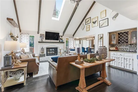 $674,900 | 2229 West 121st Street, Leawood, KS 66209